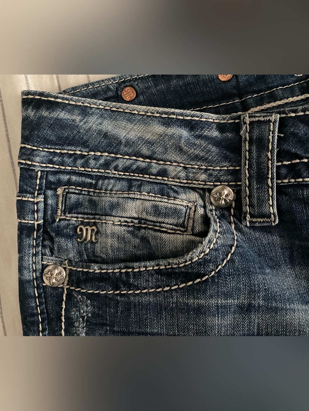 🦋 Miss Miss Angel Wing Cross Jeans 🦋 - Picture 6 of 8